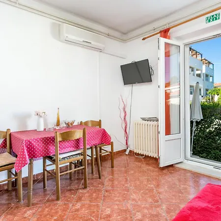 By The Sea Supetar, Brac - 17227 Apartment Supetar