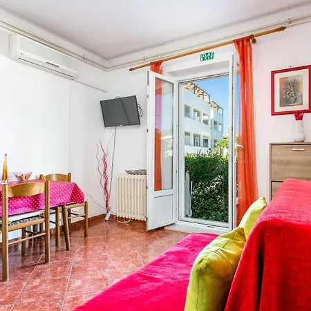 Apartment By The Sea Supetar, Brac - 17227 *