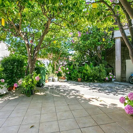 Apartment By The Sea Supetar, Brac - 17227 Supetar
